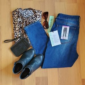 !iT Gabby Petite Women's Skinny Capri